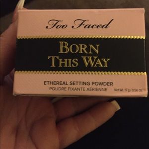 Too faced setting powder